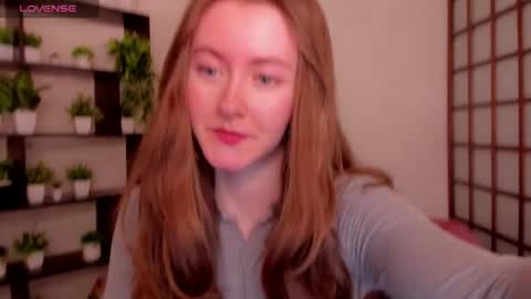 Snapshot of kate_cuddle chatting on April 2026 02:29:02 AM Kate online show from April 2026 02:29:02 AM