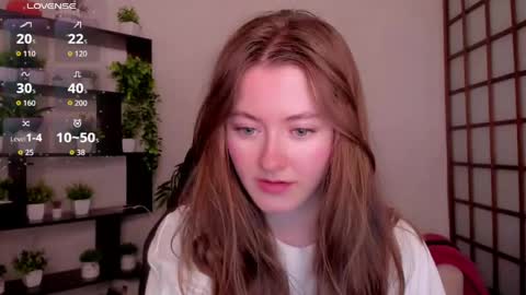 Snapshot of kate_cuddle chatting on April 2026 02:34:01 AM Kate online show from April 2026 02:34:01 AM