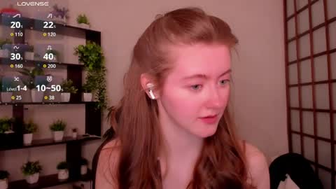 Snapshot of kate_cuddle chatting on April 2026 02:51:02 AM Kate online show from April 2026 02:51:02 AM