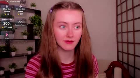 Snapshot of kate_cuddle chatting on May 2026 02:17:01 AM Kate online show from May 2026 02:17:01 AM