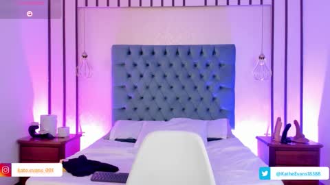 Snapshot of kate_evans1 chatting on January 2026 02:11:01 PM Kate Evans online show from January 2026 02:11:01 PM