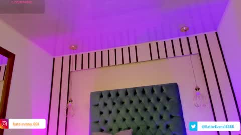 Snapshot of kate_evans1 chatting on January 2026 01:04:01 PM Kate Evans online show from January 2026 01:04:01 PM