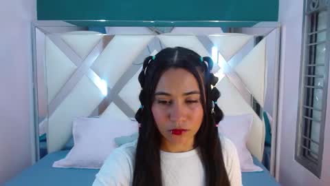 Snapshot of kate_hewson chatting on February 2026 12:37:01 PM KATE online show from February 2026 12:37:01 PM