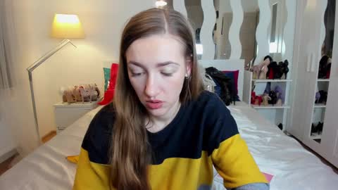 kate_redgar online show from March 2025 04:28:02 PM