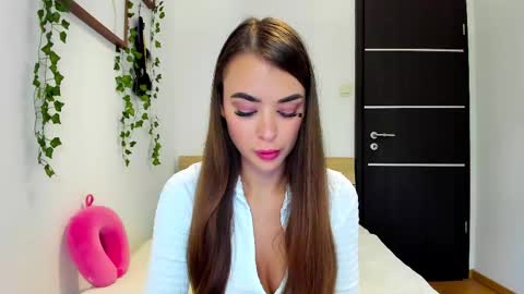 Snapshot of katekanexxx chatting on October 2025 02:15:01 PM Kate new profile same me undercostruction online show from October 2025 02:15:01 PM