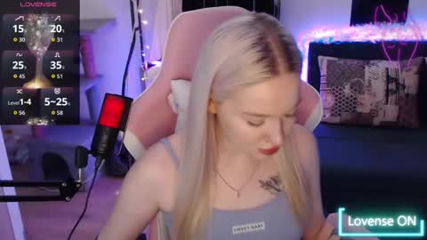 Snapshot of katerinaxvold chatting on December 2025 12:48:02 AM Lisa online show from December 2025 12:48:02 AM