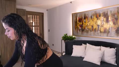 K A T E  online show from February 2026 07:57:01 AM