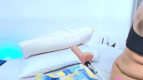 Snapshot of kathefoxx chatting on February 2025 05:14:02 AM Emma online show from February 2025 05:14:02 AM