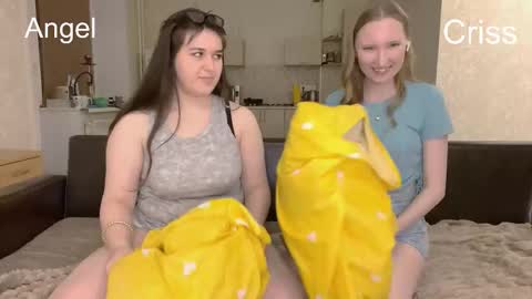 Angel and Kriss online show from March 2026 04:51:01 PM