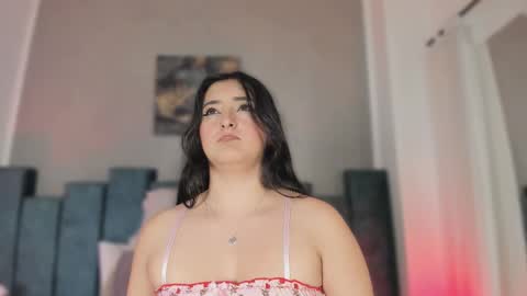 Snapshot of kathia_morelli chatting on February 2026 12:32:01 PM Kathia online show from February 2026 12:32:01 PM