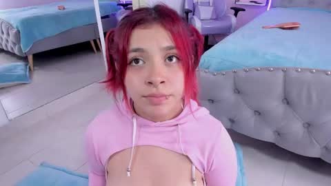 Kathia  online show from February 2025 07:05:01 AM