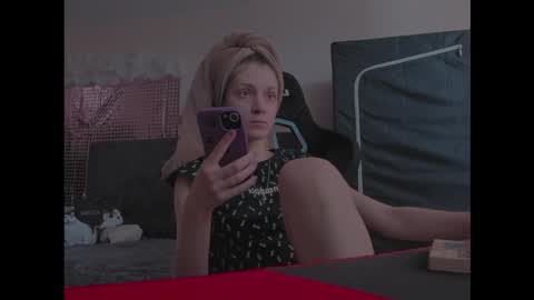 Snapshot of kathleen_frost chatting on November 2025 08:58:02 AM kathleen_frost online show from November 2025 08:58:02 AM