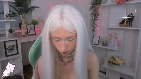 Katia  online show from October 2025 06:26:01 AM