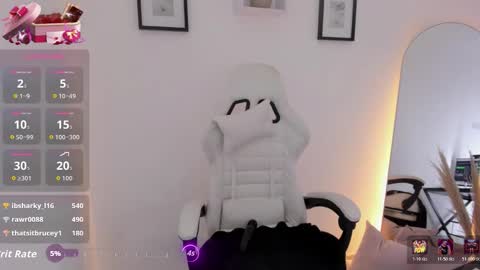 Katia  online show from December 2025 10:18:02 PM