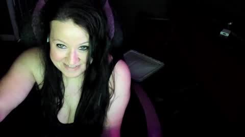 Snapshot of katie227 chatting on December 2024 02:31:01 AM Katie online show from December 2024 02:31:01 AM