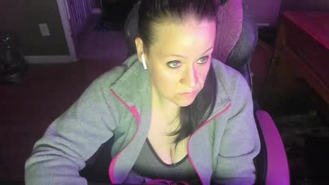 Snapshot of katie227 chatting on December 2024 02:28:02 AM Katie online show from December 2024 02:28:02 AM