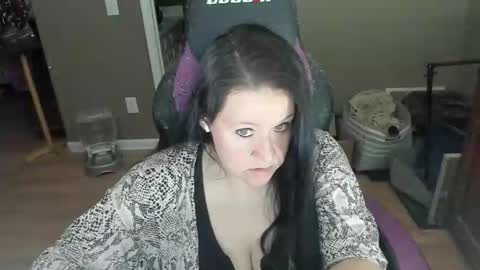 Snapshot of katie227 chatting on January 2025 02:06:01 AM Katie online show from January 2025 02:06:01 AM