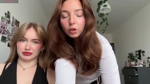 Snapshot of katie________ chatting on September 2025 10:08:02 AM Katienext stream online show from September 2025 10:08:02 AM