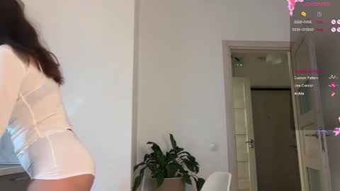 Snapshot of katie________ chatting on October 2025 07:14:01 AM Katienext stream online show from October 2025 07:14:01 AM