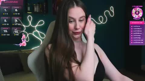 Snapshot of katie_taylorr chatting on October 2025 09:45:02 PM Katie online show from October 2025 09:45:02 PM