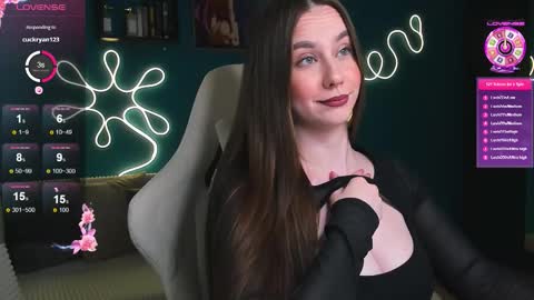 Snapshot of katie_taylorr chatting on October 2025 09:59:02 PM Katie online show from October 2025 09:59:02 PM