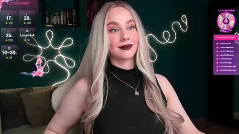 Snapshot of katie_taylorr chatting on November 2025 12:12:01 AM Katie online show from November 2025 12:12:01 AM