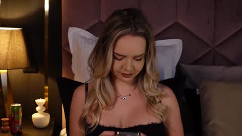 KatJolie online show from December 2024 09:37:01 PM