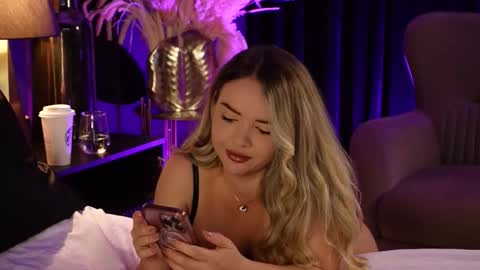 KatJolie online show from September 2025 07:47:02 PM