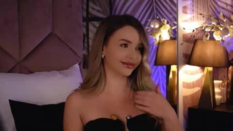 KatJolie online show from October 2025 07:19:02 PM