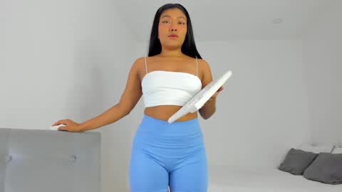 Follow me on instagram and twitter as correaktnees online show from February 2025 06:35:01 AM