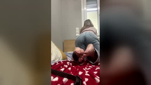 EMO online show from February 2026 10:42:01 AM