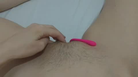 Snapshot of katrinna_arinna chatting on January 2025 05:58:01 PM katrina dont forget to give me thumbs up online show from January 2025 05:58:01 PM