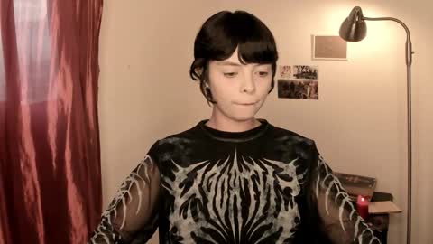 Snapshot of katsurotaro chatting on September 2025 10:26:02 PM katsuro online show from September 2025 10:26:02 PM