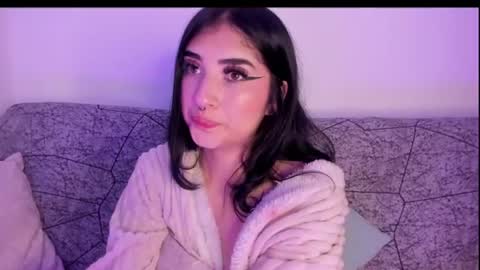 Snapshot of kattengel_ chatting on July 2026 01:07:01 AM Kat online show from July 2026 01:07:01 AM