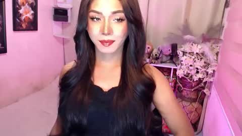 Snapshot of kattiecurrent chatting on December 2025 02:05:02 AM Saisy online show from December 2025 02:05:02 AM