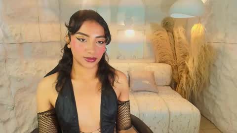 Snapshot of katty_berry_r chatting on November 2025 08:29:02 PM Katty online show from November 2025 08:29:02 PM