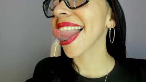 Snapshot of katty_mouth chatting on May 2026 08:17:01 PM Katty online show from May 2026 08:17:01 PM