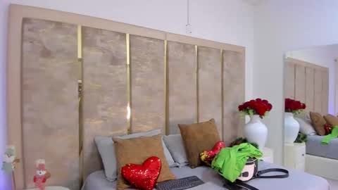 KattyaRogers online show from December 2025 07:33:02 PM