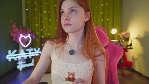 Snapshot of katy_ethereal chatting on June 2026 04:23:01 AM Katy - online show from June 2026 04:23:01 AM