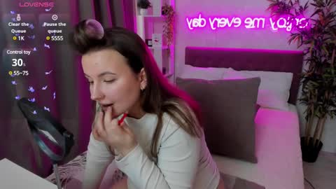 Snapshot of katyaneilson chatting on February 2025 06:44:02 AM Kate online show from February 2025 06:44:02 AM