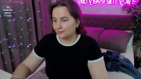 Snapshot of katyaneilson chatting on September 2025 03:08:01 AM Kate online show from September 2025 03:08:01 AM