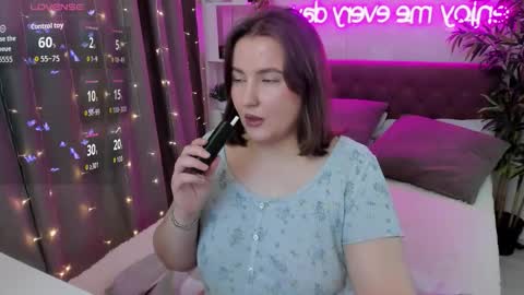 Snapshot of katyaneilson chatting on October 2025 05:08:01 AM Kate online show from October 2025 05:08:01 AM