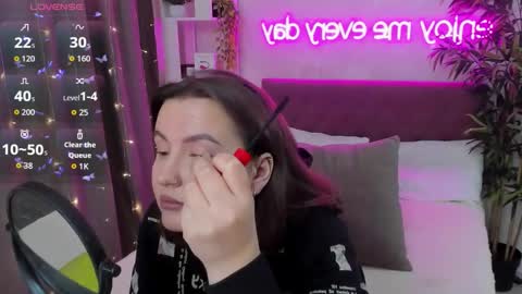 Snapshot of katyaneilson chatting on October 2025 06:57:01 AM Kate online show from October 2025 06:57:01 AM