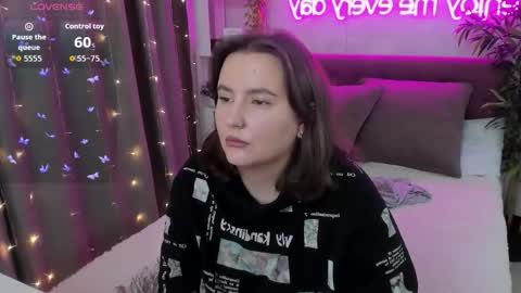 Snapshot of katyaneilson chatting on November 2025 04:34:01 AM Kate online show from November 2025 04:34:01 AM