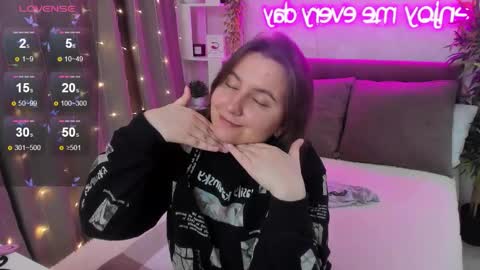 Snapshot of katyaneilson chatting on November 2025 05:51:01 AM Kate online show from November 2025 05:51:01 AM