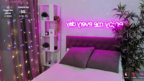 Snapshot of katyaneilson chatting on January 2026 05:12:01 AM Kate online show from January 2026 05:12:01 AM