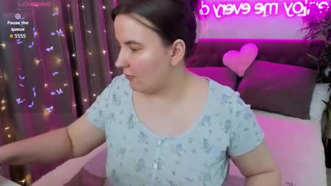 Snapshot of katyaneilson chatting on March 2026 06:52:01 AM Kate online show from March 2026 06:52:01 AM