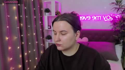 Snapshot of katyaneilson chatting on March 2026 05:11:02 AM Kate online show from March 2026 05:11:02 AM