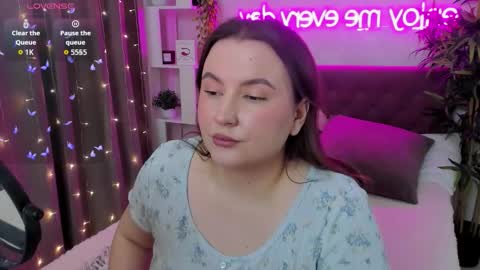 Snapshot of katyaneilson chatting on March 2026 05:35:01 AM Kate online show from March 2026 05:35:01 AM