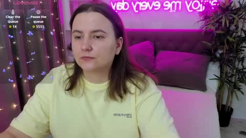 Snapshot of katyaneilson chatting on April 2026 03:27:02 AM Kate online show from April 2026 03:27:02 AM